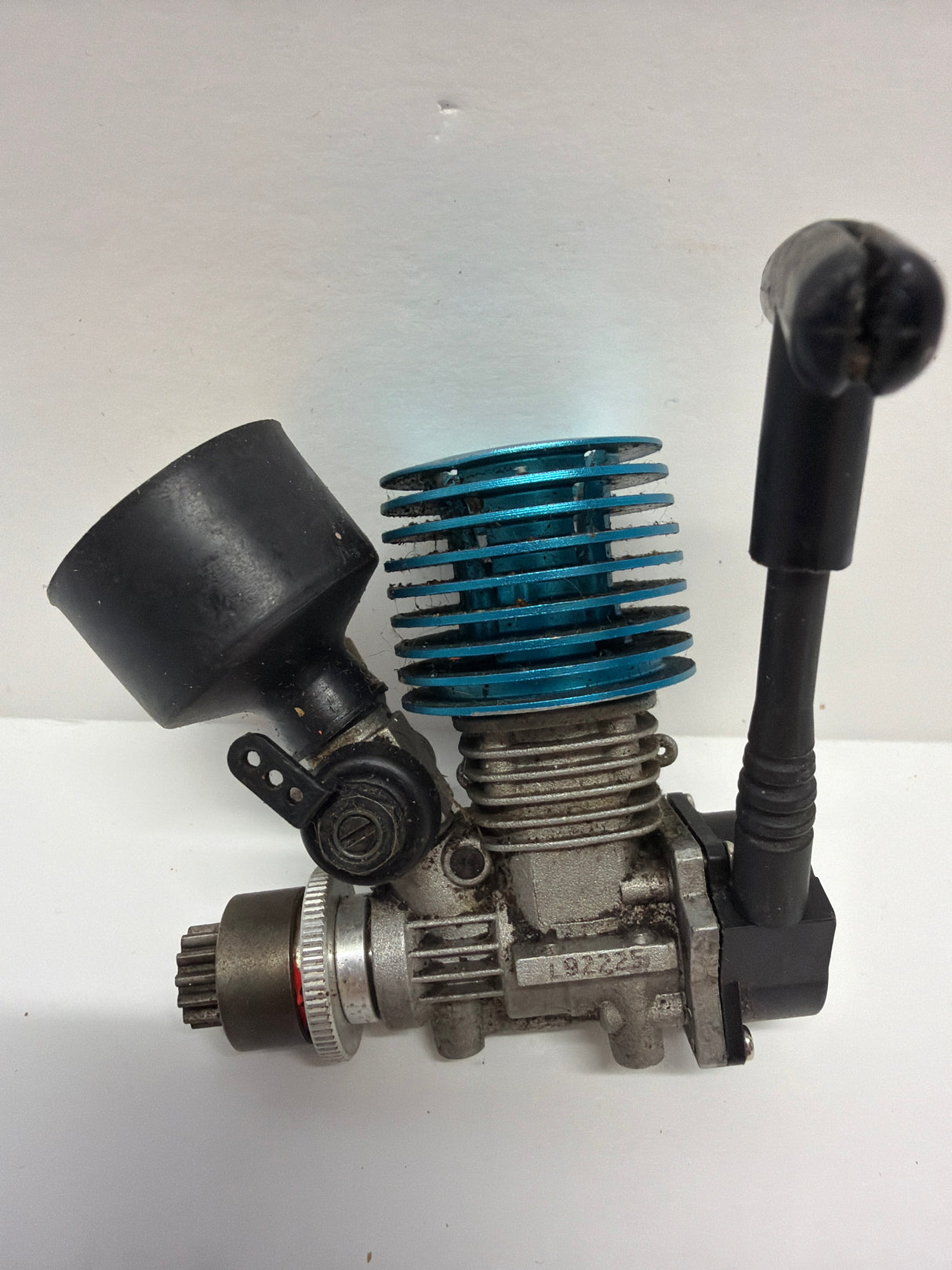 Second Hand Car Engine 2-stroke Small Pull Start engine 0.7cc? (Box 62)