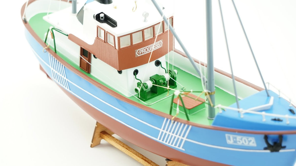 Billing Boats 1:60 Progress Kit - plastic hull 461035 (B240)