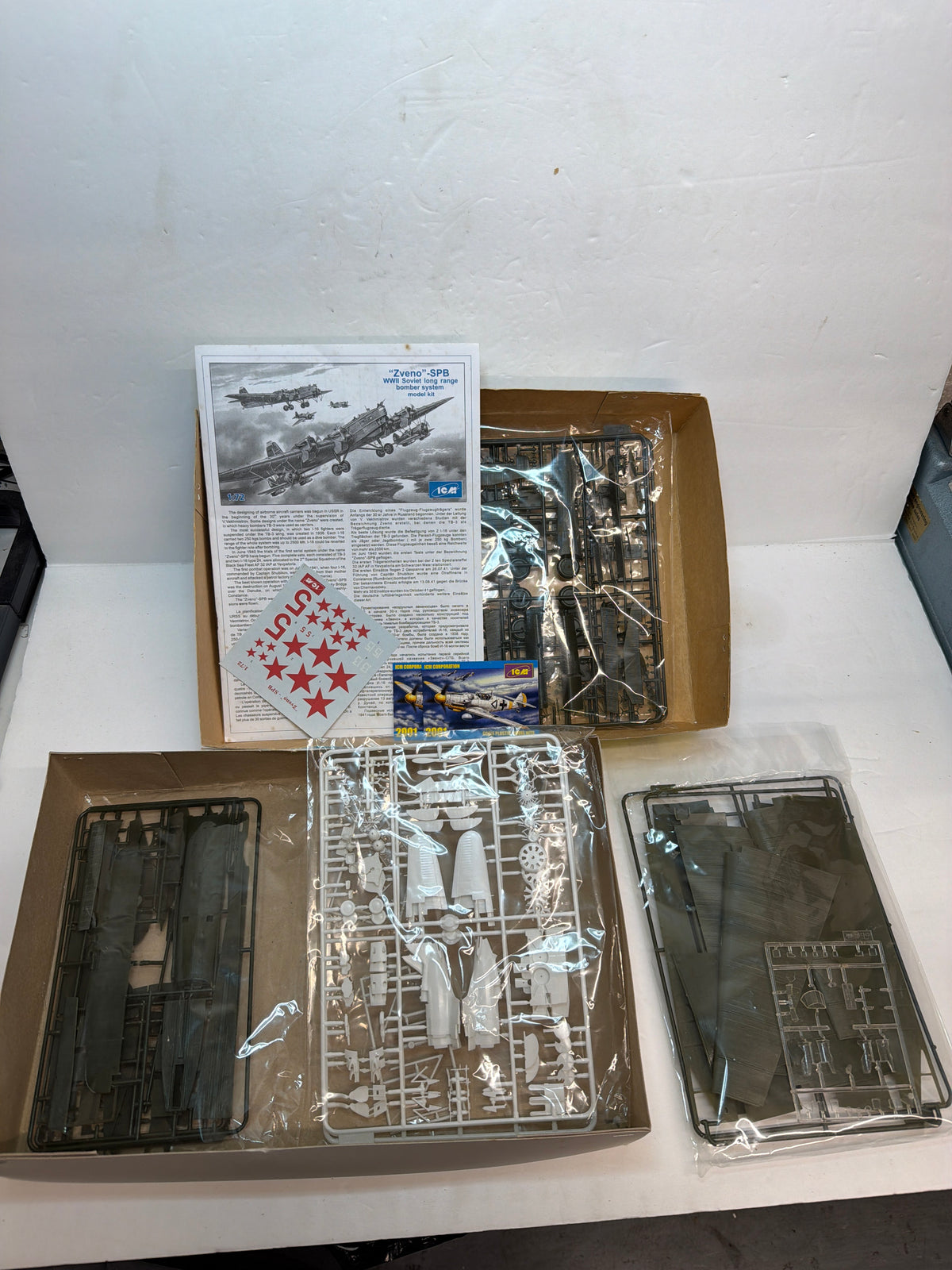 ICM 72093 Zveno-SPB Soviet Long-Range Bomber System — 1:72 Plastic model aircraft kit