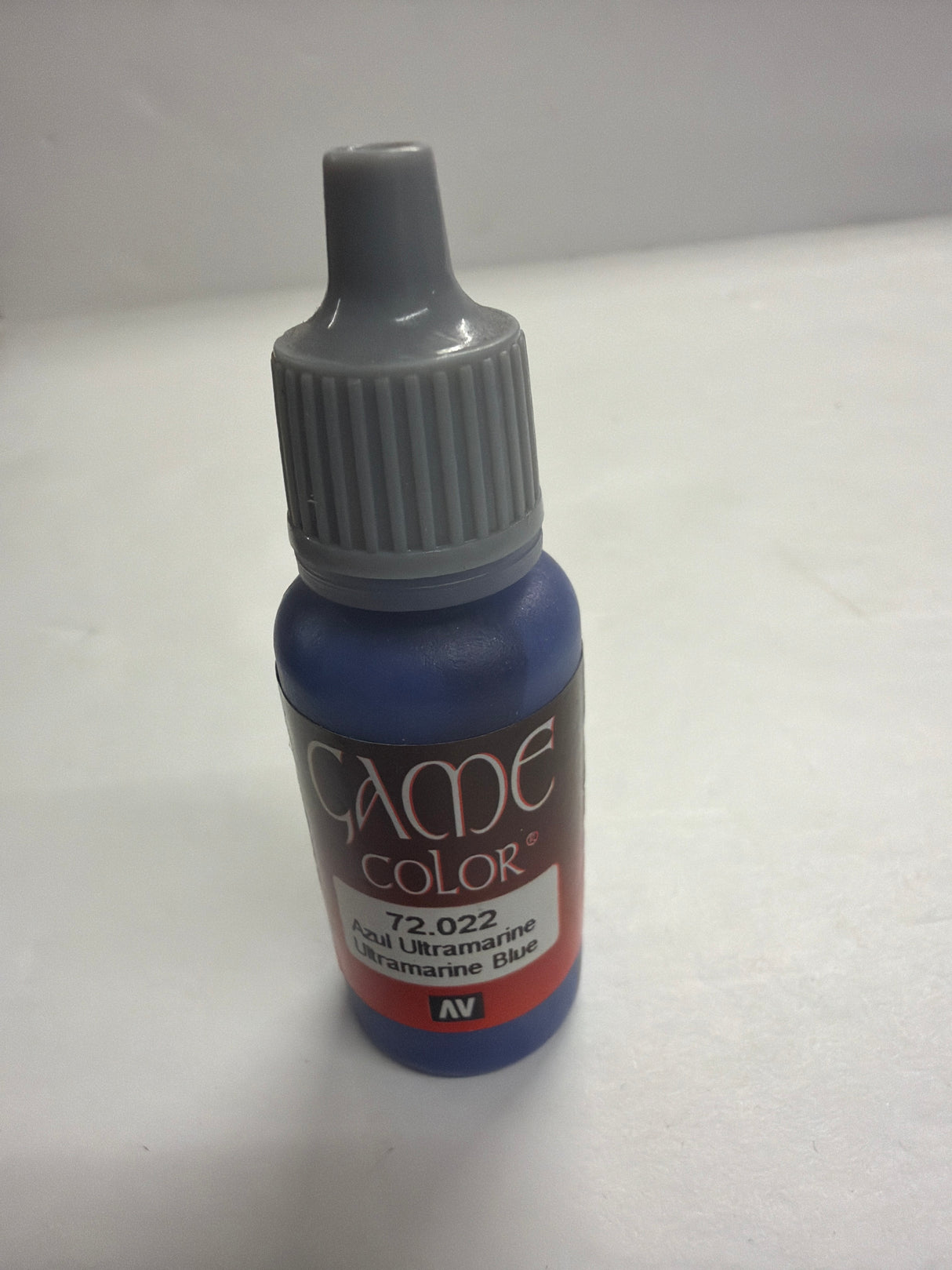 AV Acrylicos Vallejo Acrylic Paint Brush on Ultramarine Blue 72.022
