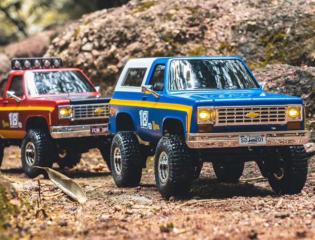 FMS 1:24TH FCX24 CHEVROLET K5 BLAZER PRO RTR - BLUE