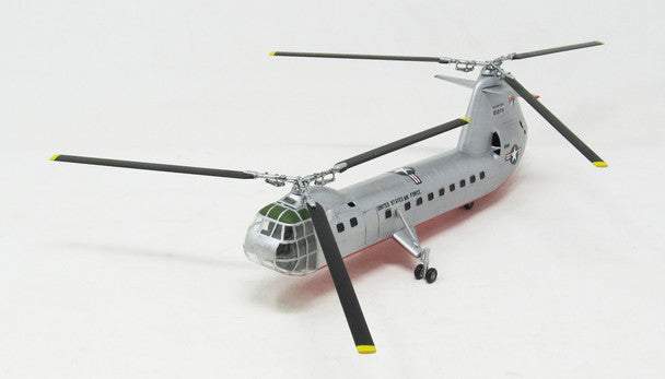 Atlantis 1:96 H-16 Transporter Helicopter kit with Display Stand H223