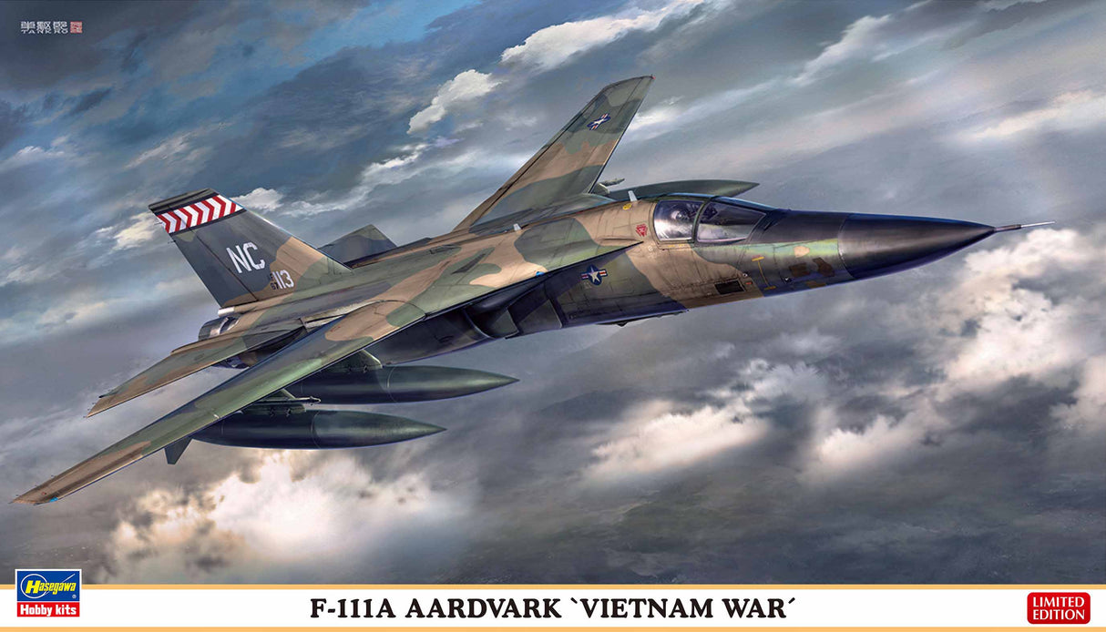 Hasegawa Model Kits - 1:72 F-111A Aardvark Vietnam War Kit