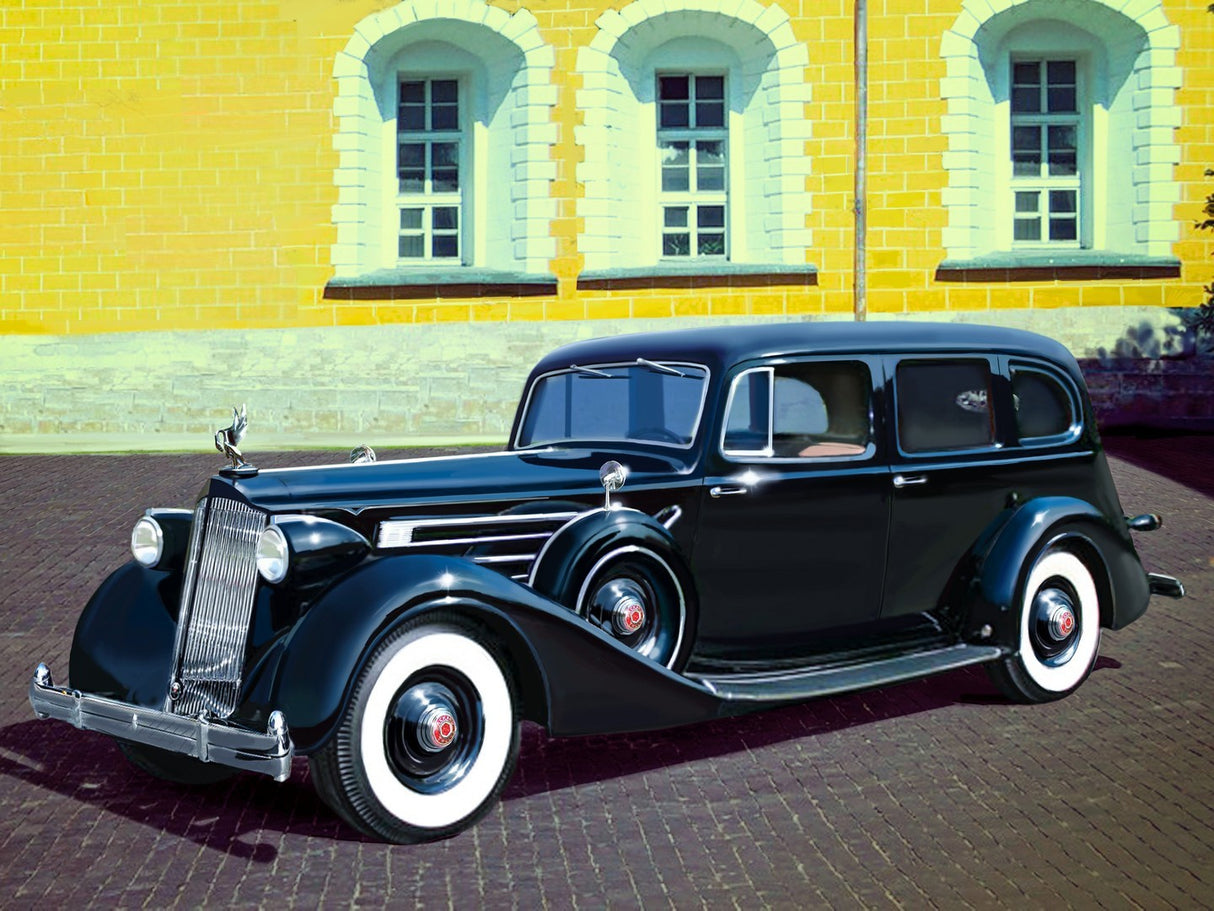 Packard Twelve (Model 1936) WWII Soviet Leaders Car with Passengers (5 Figures)