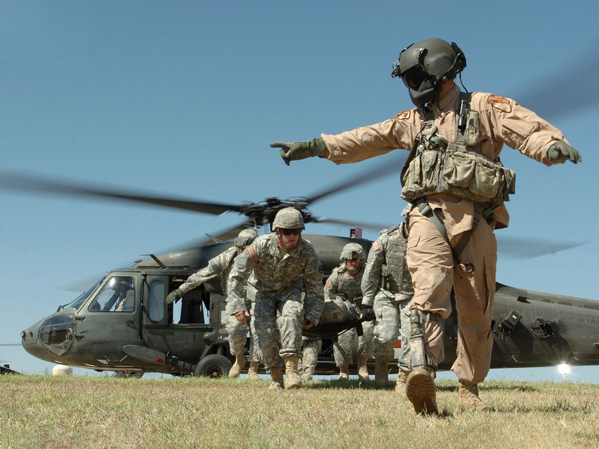 ICM 1/48 UH-60A Black Hawk Medevac with Flight Medics ICM48365