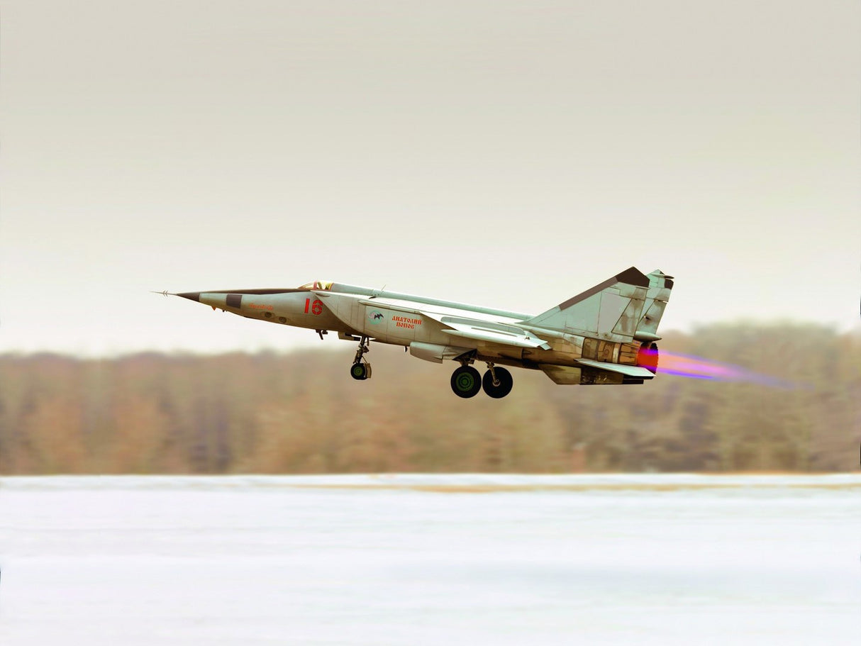 ICM MiG-25 RBT Soviet Reconnaissance Plane
