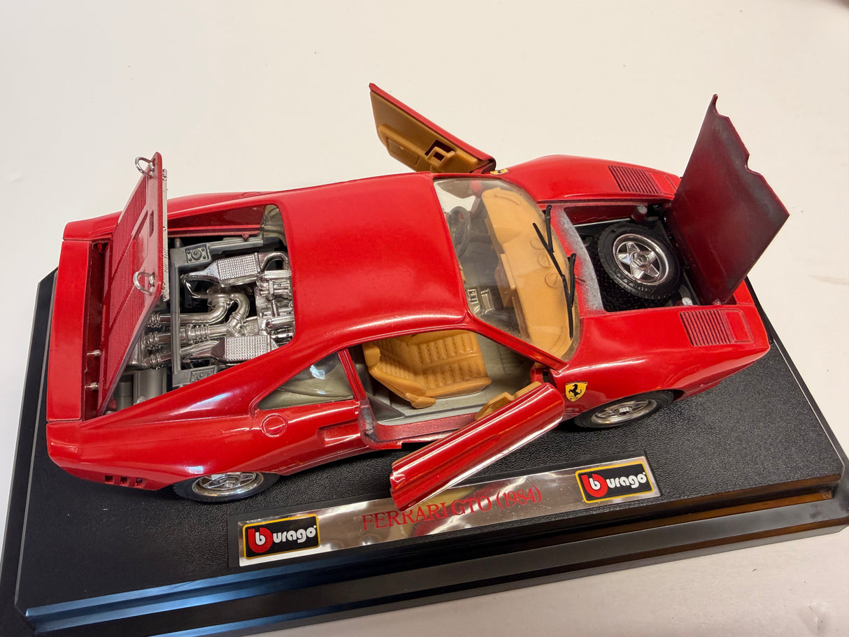 Bburago 1/24 Ferrari GTO 1984 red 0572 second hand as new