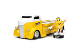 Jada Die Cast Collectables - 1:24 Hollywood Rides 1947 Ford COE Flatbed with MM Yellow Figure
