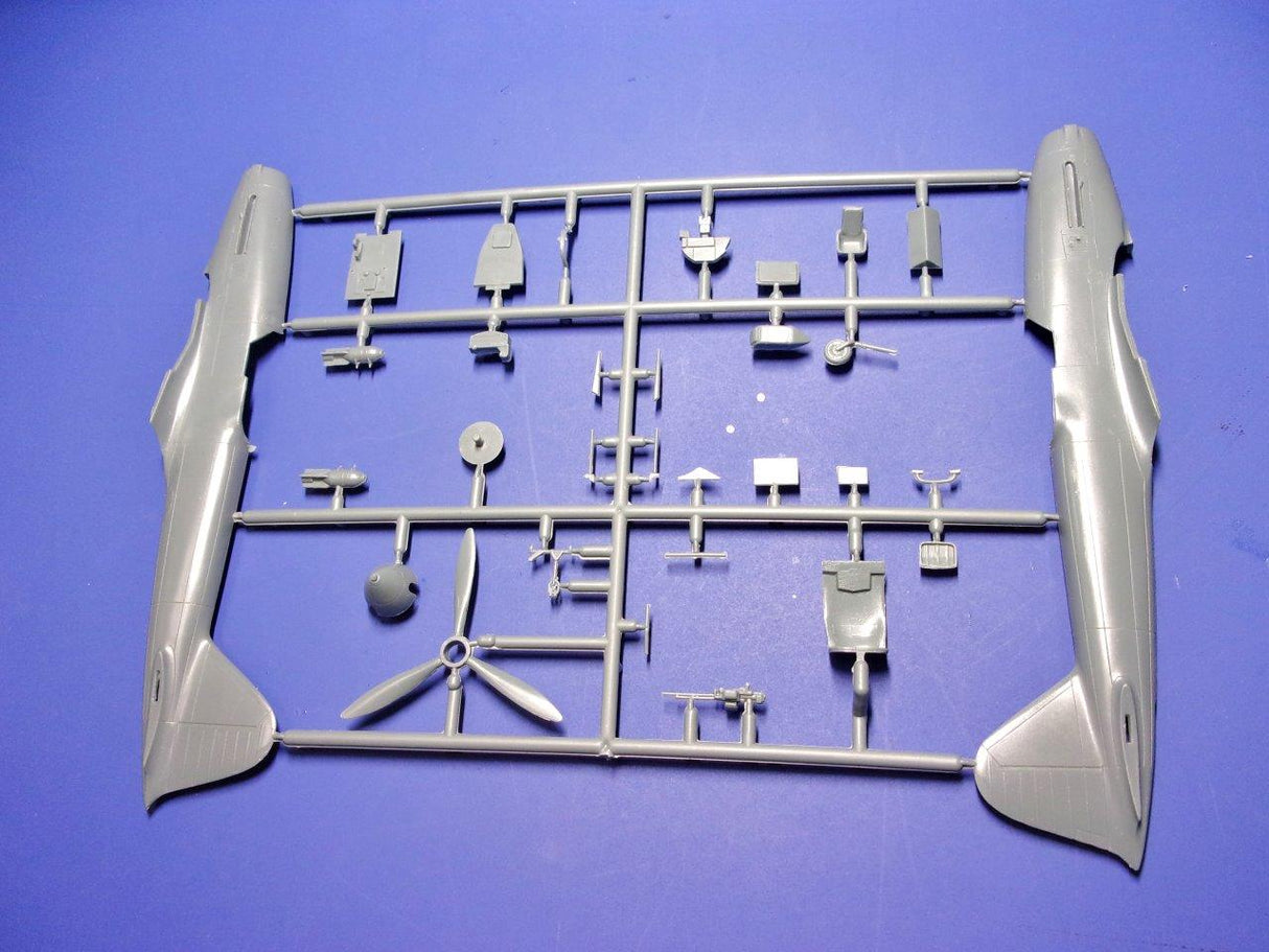 Kovozavody Prostejov 1/72 Avia B-33/II-10 Kit KPH7205