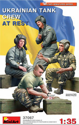 Miniart 1:35 scale model kit – Ukrainian Tank Crew at Rest THFS kit -  37067