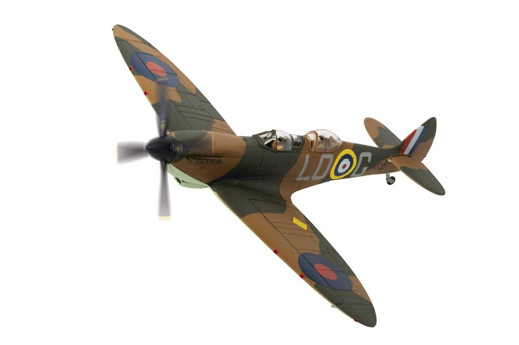 Corgi Supermarine Spitfire T9 SM520/ LO-G (G-ILDA) Presented as Spitfire Mk.I X4382 LO-G RAF No.602 Sqn Aircraft operated by Spitfires.com Goodwood Aerodrome 1:72 AA29203