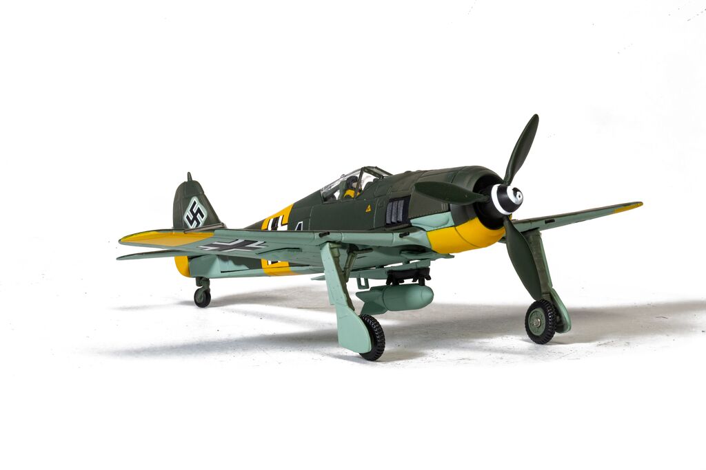 Corgi Focke Wulf Fw 190A-8 Black 1 Oberleutnant Otto Kittel 1:72 AA34318
