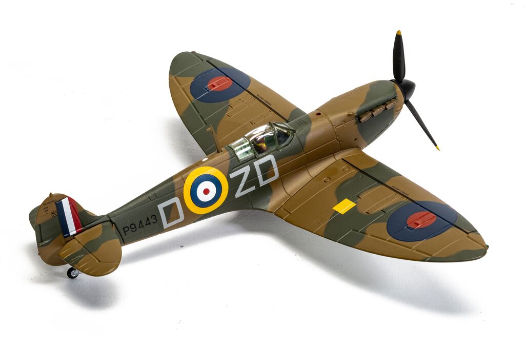 Corgi Supermarine Spitfire MkI - Flt Lt Douglas Bader - Battle of Britain 85 1:72 AA39216