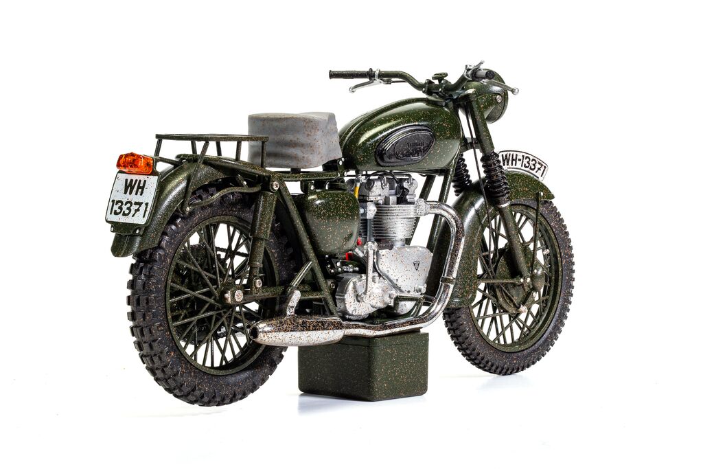 Corgi The Great Escape - Triumph TR6 Trophy (Weathered)  1:12 CC08501