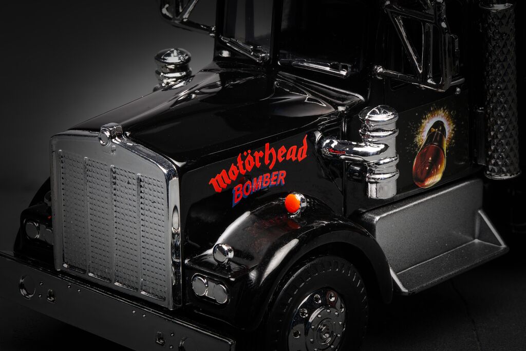 Corgi Heavy Metal Trucks - Motorhead Bomber 1:50 CC55703