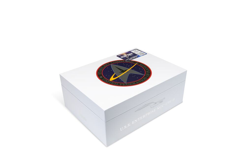 Corgi Star Trek - USS Enterprise NCC-1701-D (The Next Generation)   CC96611