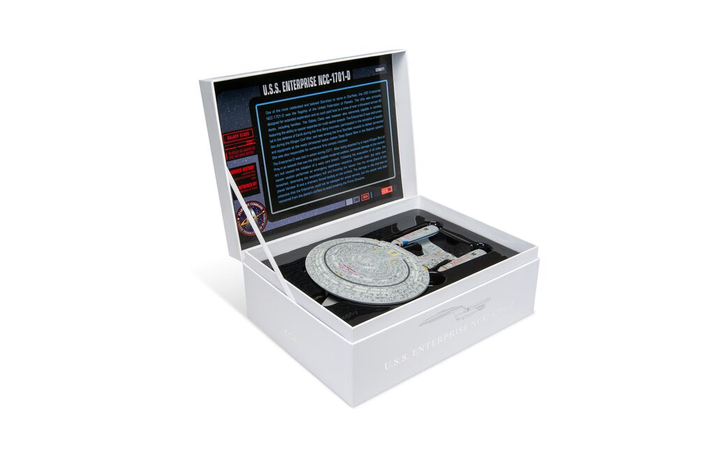 Corgi Star Trek - USS Enterprise NCC-1701-D (The Next Generation)   CC96611