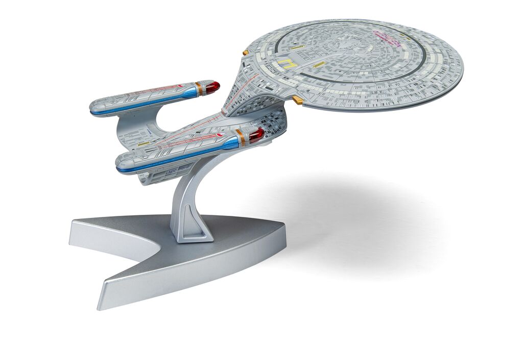 Corgi Star Trek - USS Enterprise NCC-1701-D (The Next Generation)   CC96611