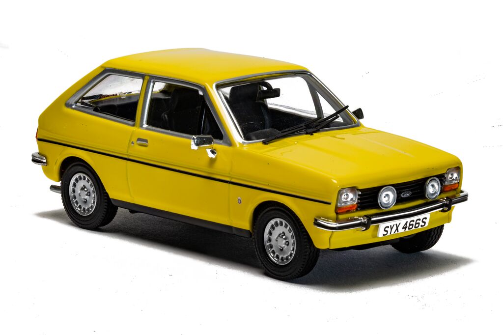 Corgi Vanguards Ford Fiesta MkI 1.3 Ghia Signal Yellow 1:43 VA12513