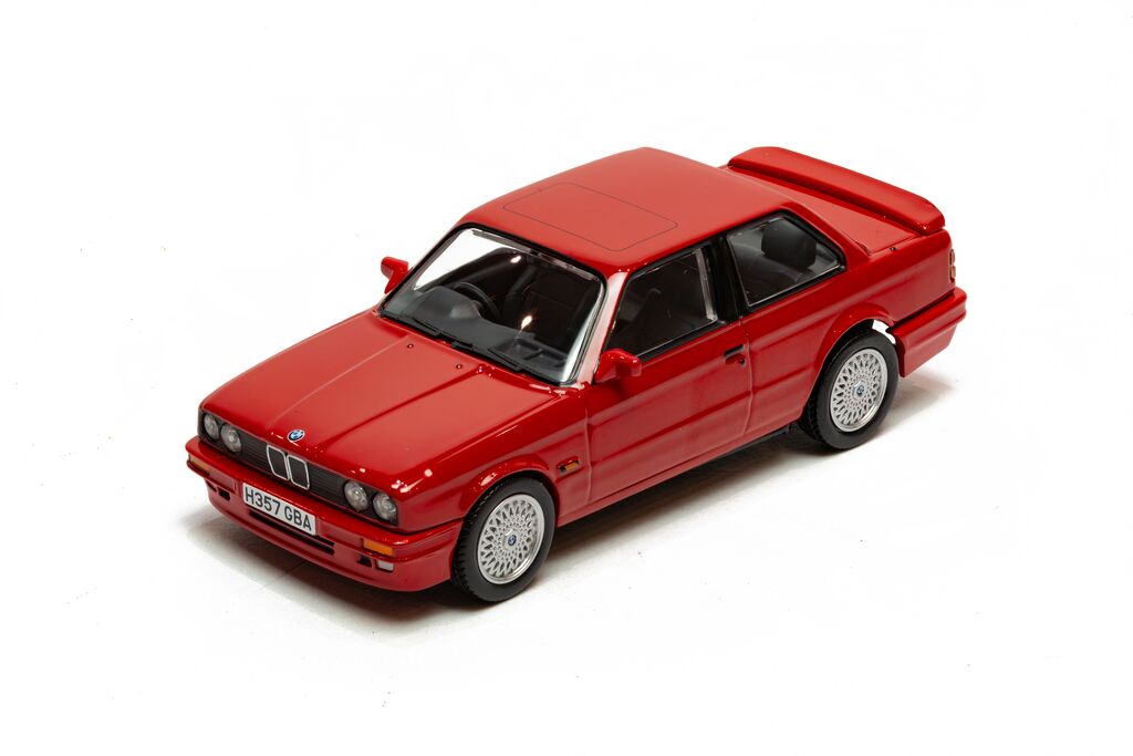 Corgi Vanguards BMW E30 325i M-Tech 2 Brilliant Red 1:43  VA13406