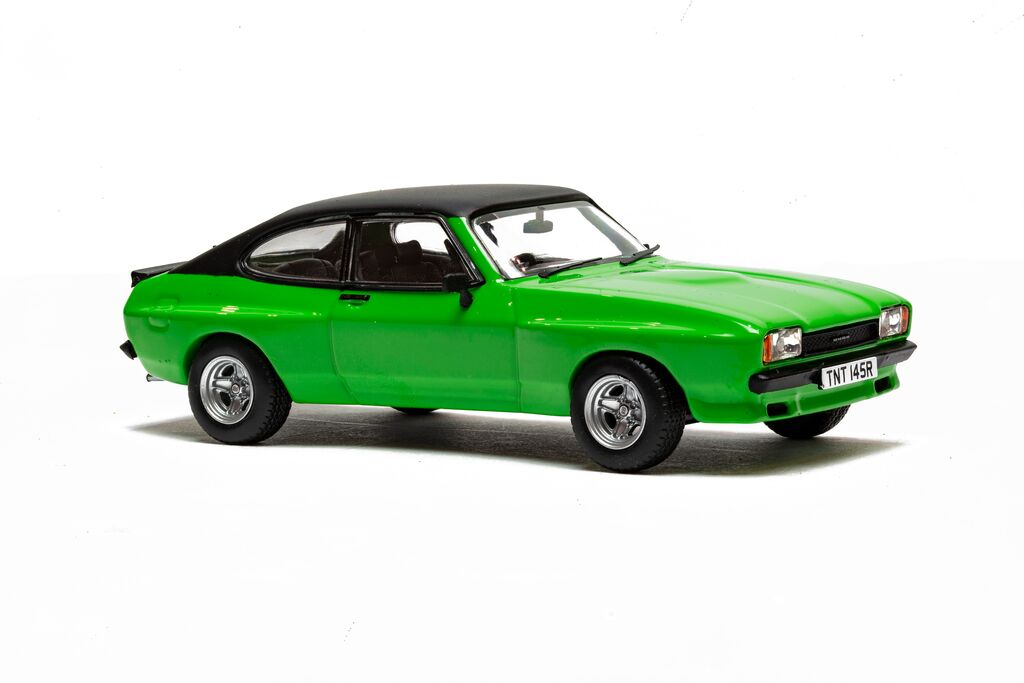 Corgi Vanguards Ford Capri Mk2 3.0S X-Pack Signal Green 1:49 VA15405