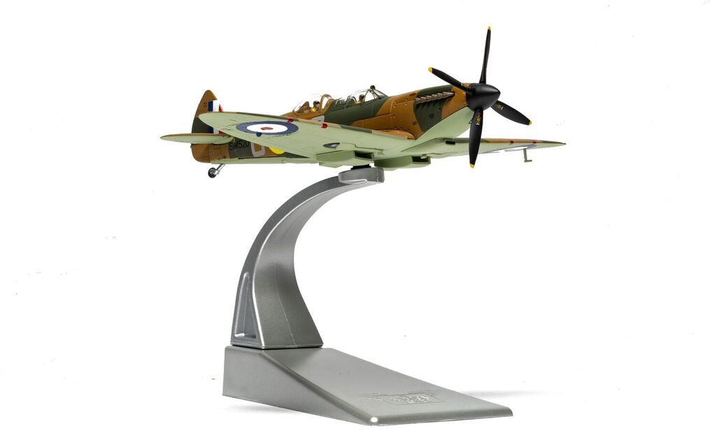Corgi Supermarine Spitfire T9 SM520/ LO-G (G-ILDA) Presented as Spitfire Mk.I X4382 LO-G RAF No.602 Sqn Aircraft operated by Spitfires.com Goodwood Aerodrome 1:72 AA29203