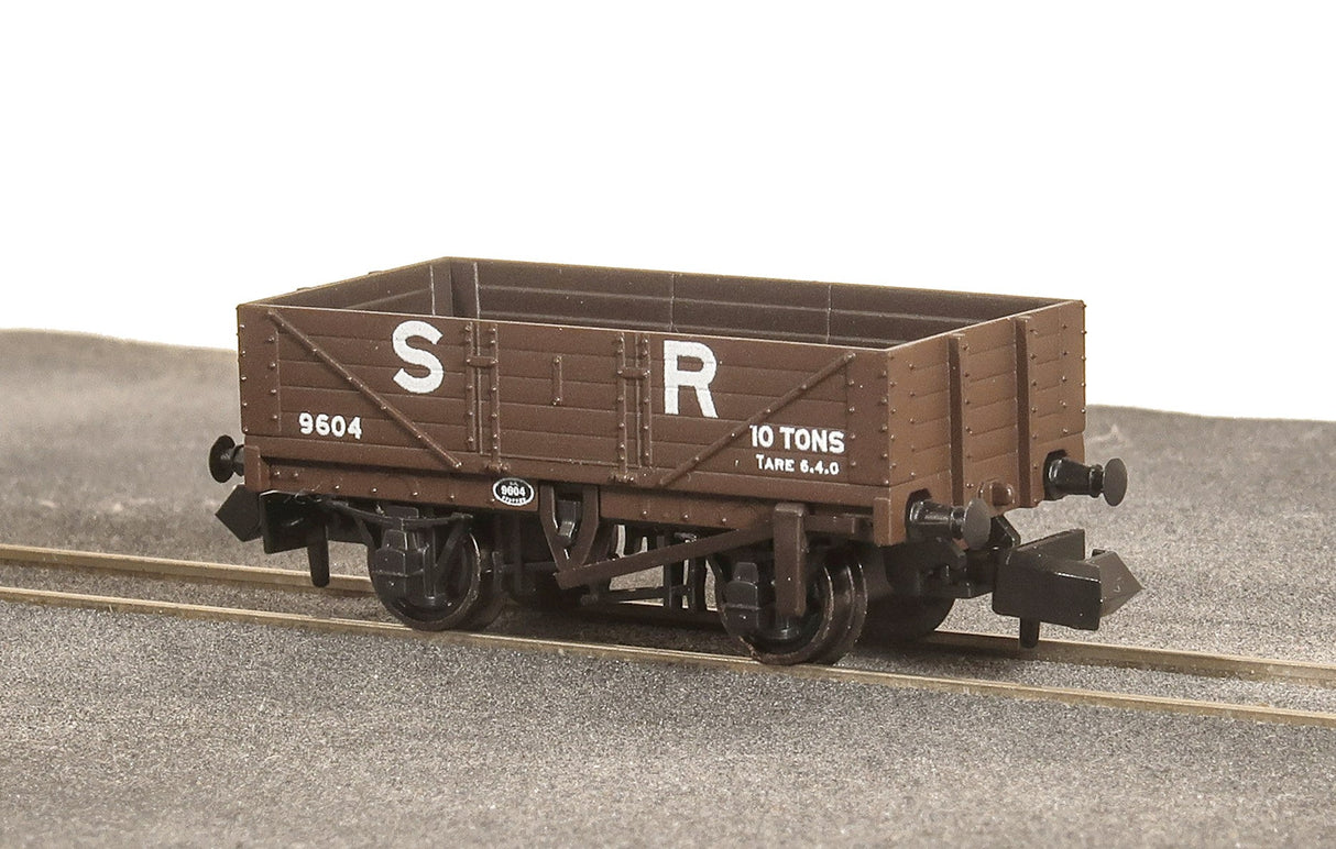 Peco NR-5002S N Gauge 9ft 5 plank open wagon SR Brown