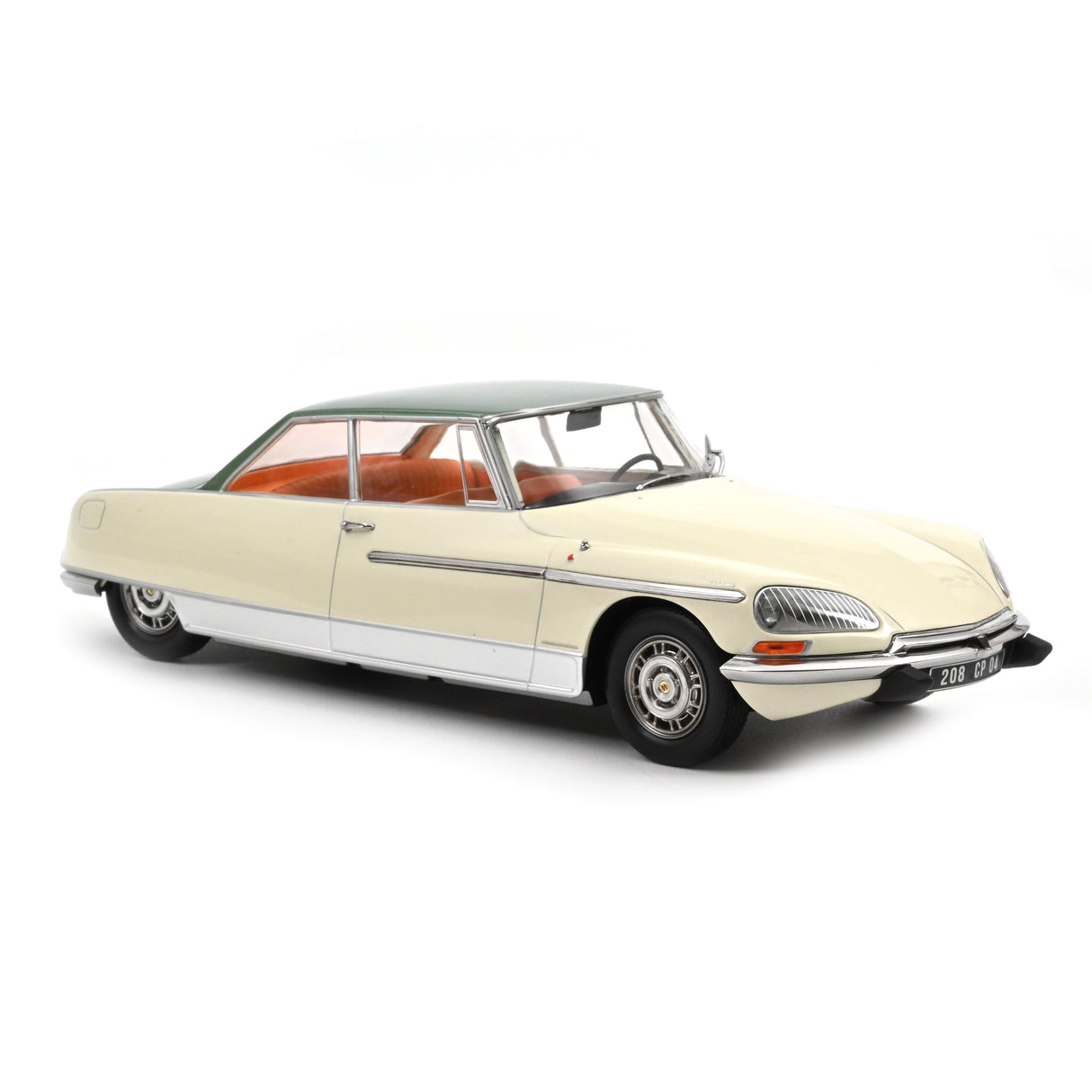 Norev Die Cast Collectables - 1:18 1968 Citroen DS 21 Le Man - Ivory