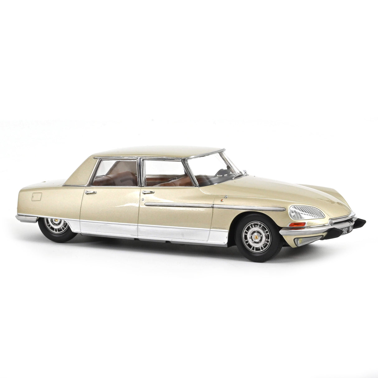 Norev Die Cast Collectables - 1:18 1969 Citroen DS 21 - Champagne