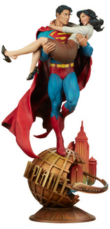 Sideshow Licensed Collectables - Superman and Lois Lane Diorama