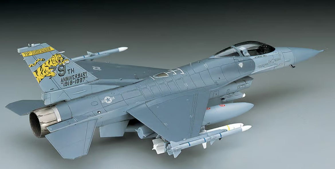 Hasegawa 1:72 Scale F-16Cj (Block 50) Fighting HAD18