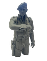 B2 1/16 British Tank Crew -Leaning on Right Arm