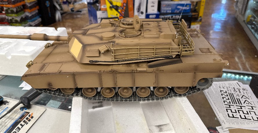Henglong 1:16 U.S. M1A2 Abrams with Infrared Battle System (2.4GHz + Shooter + Smoke + - SECOND HAND                          Sound + Metal Gearbox Tracks & Wheels HLG3918-1P (Copy)