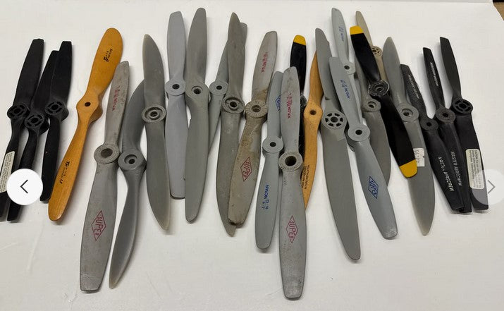 Bargain Bag Assorted 2 Blade Props - IC - Second hand