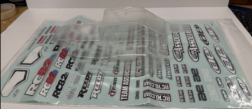 TEAM ASSOCIATED RC10  IC BODYSHELL SET CLEAR with Decals