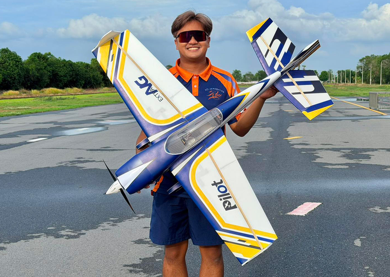 Pilot-RC Extra NG 49in Wingspan (Blue/White)