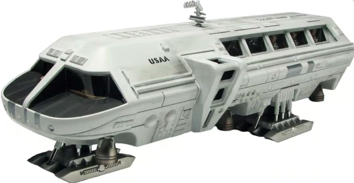 Moebius Models Model Kits - 1:55 2001: A Space Odyssey Moon Bus Kit MMK2001