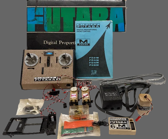 Futaba M Series Transmitter & M6 Receiver with 2 FD14M Servos - 27mhz - SECOND HAND - UNTESTED - UNTESTED