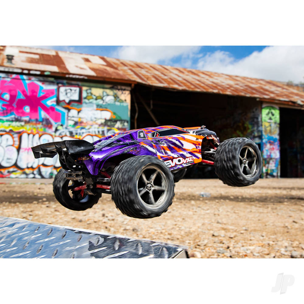 Traxxas E-Revo VXL 1:16 4X4 RTR Brushless Electric Racing Monster Truck (+ TQi 2-ch/VXL-3m/Velineon 380/6-Cell NiMH/2A USB-C charger)