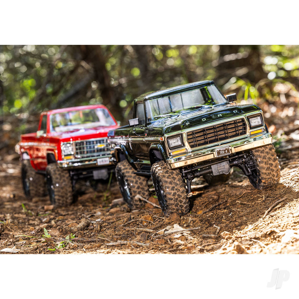 Traxxas TRX-4 1979 Ford F-150 1:10 4WD Electric RTE Scale & Trail Crawler - Black (+ TQ 2-ch/XL-5 HV Titan 550/Clipless Body)