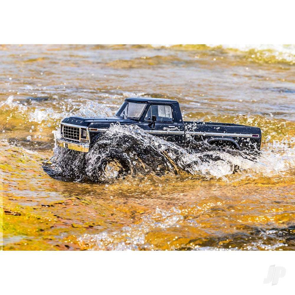 Traxxas TRX-4 1979 Ford F-150 1:10 4WD Electric RTE Scale & Trail Crawler - Black (+ TQ 2-ch/XL-5 HV Titan 550/Clipless Body)