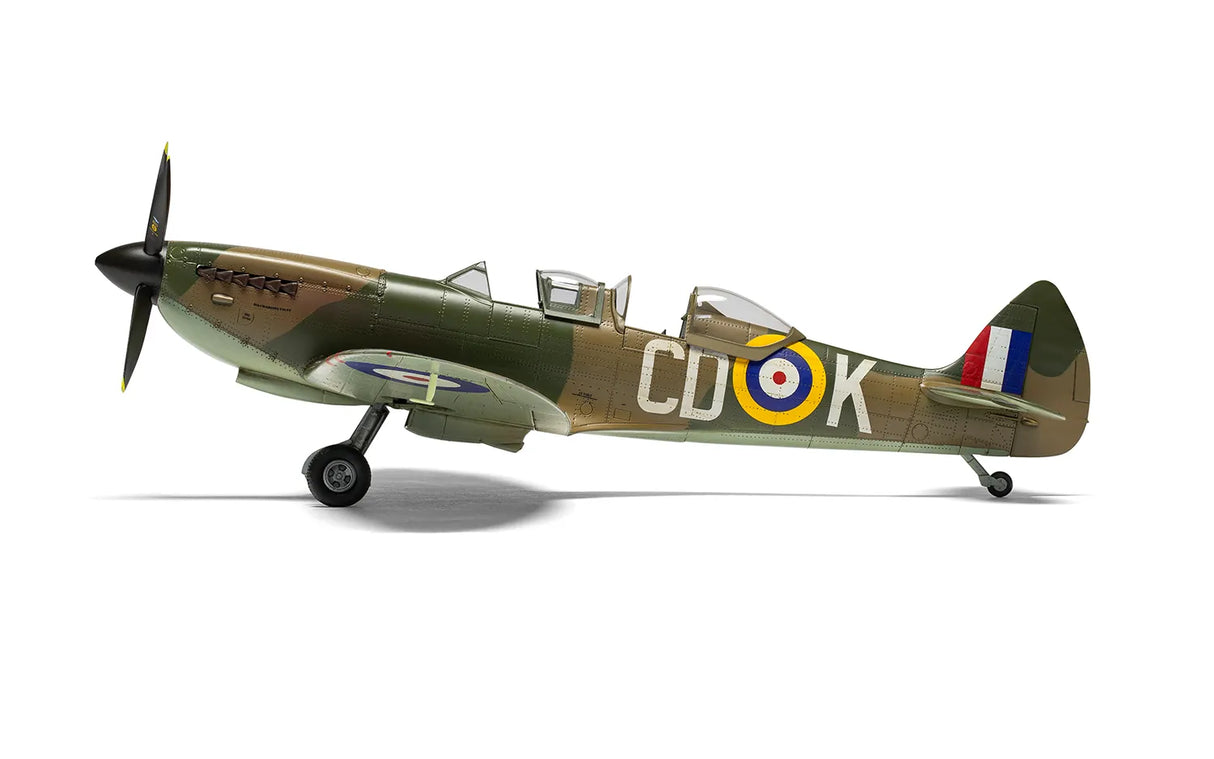 Airfix 1/48 Supermarine Spitfire Tr.9 Kit A05143