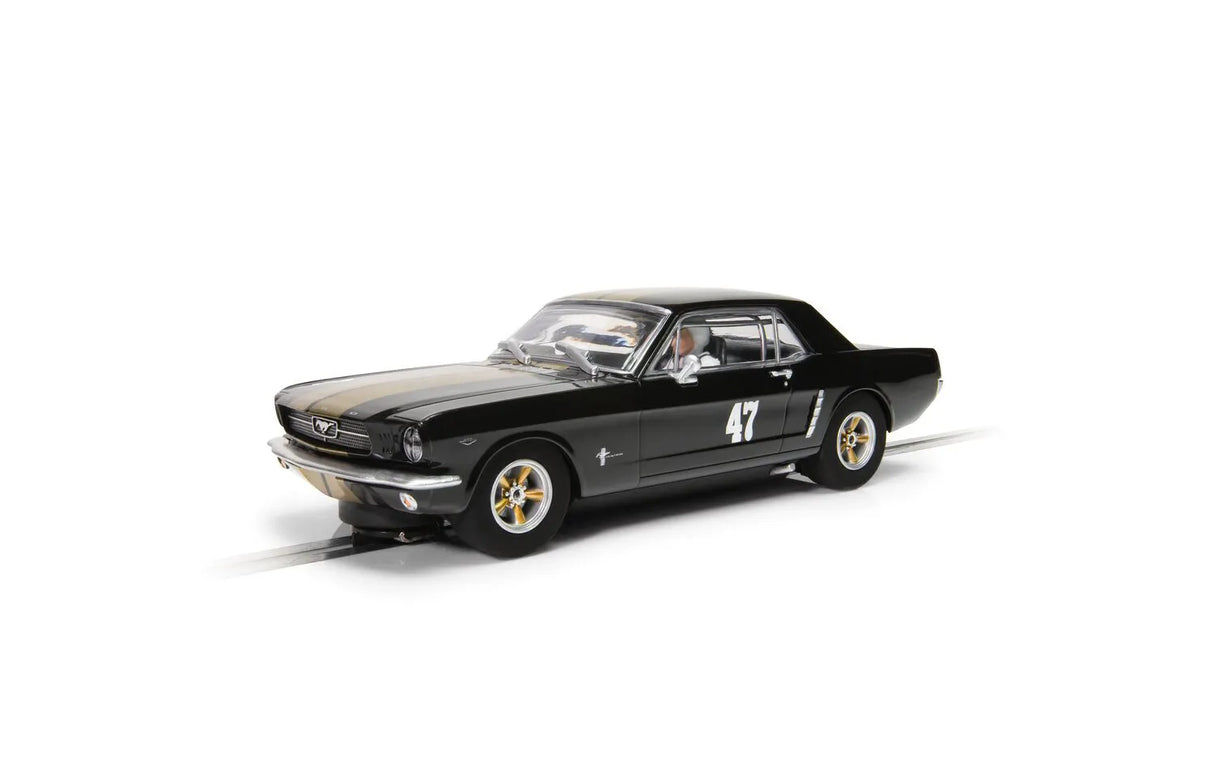 Scalextric C4405 Ford Mustang - Black and Gold