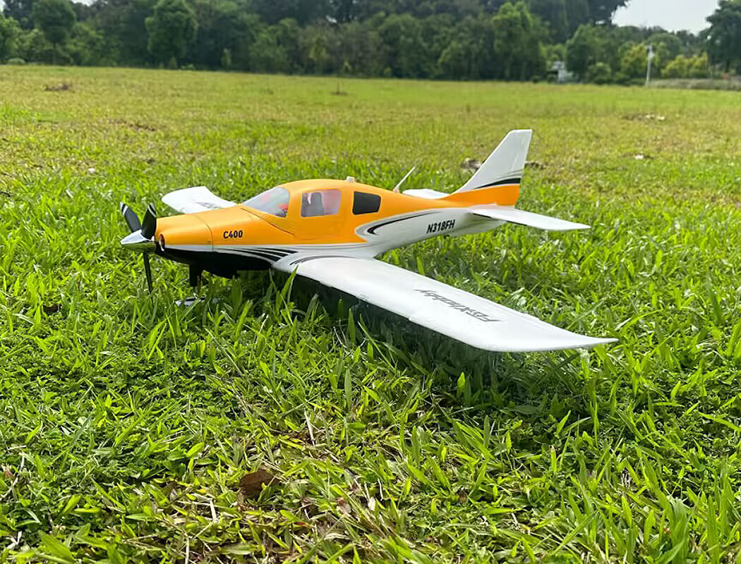 FOX HOBBY C400 INTERMEDIATE SPORTS 1100MM RTF WITH GYRO FLIGHT CONTROLLER