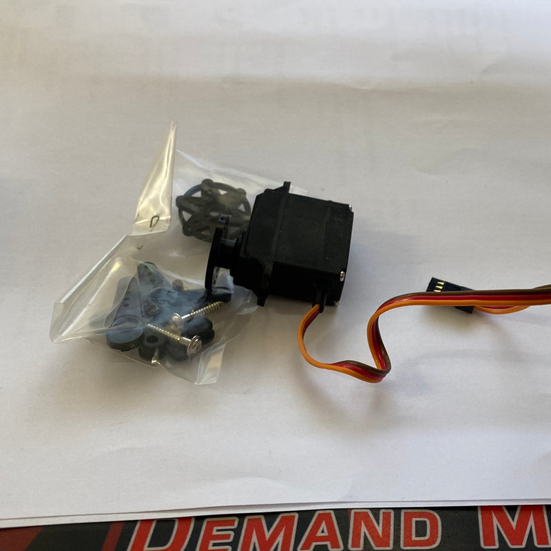 Pro Tech HT-5210 Servo with accessories