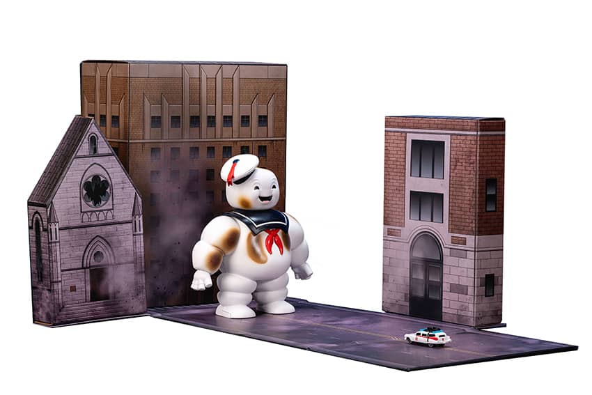 Jada Ghostbusters Stay Puft with NANO ECTO-1 Diorama JMD31441