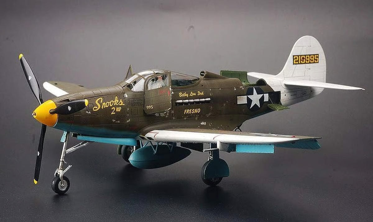 Kitty Hawk 1/32 P-39Q/N Airacobra Model Kit KH32013