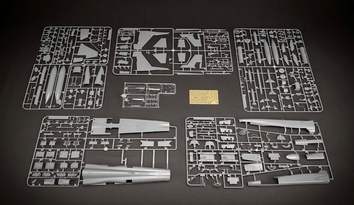 Kitty Hawk 1/32 F-5F Tiger II Model Kit KH32019