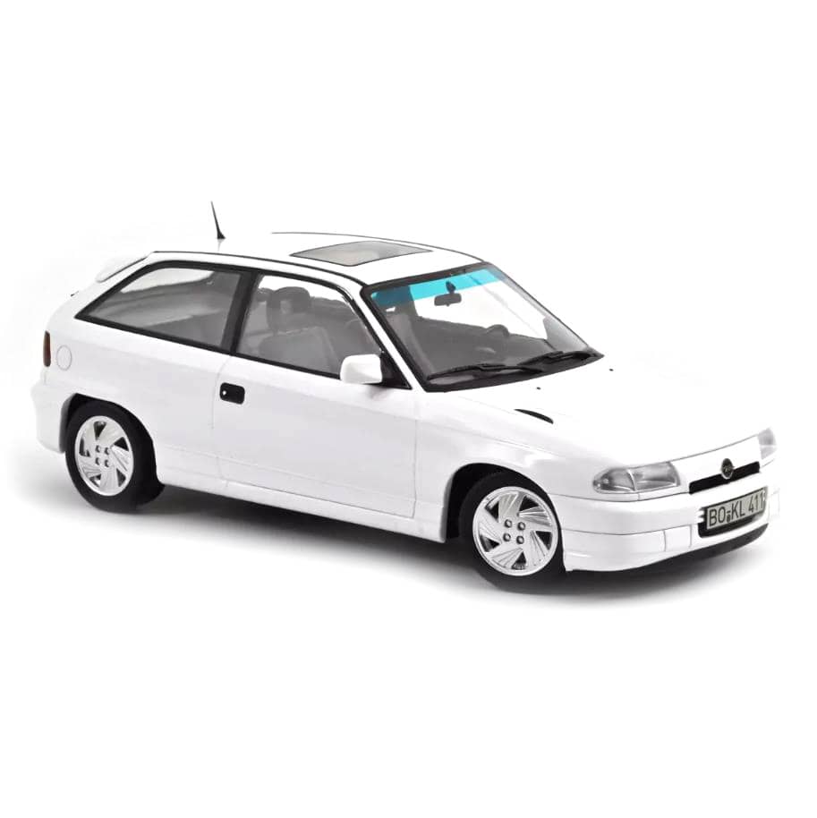 Norev 1/18 1991 Opel Astra GSi - Casablanca White NV183673