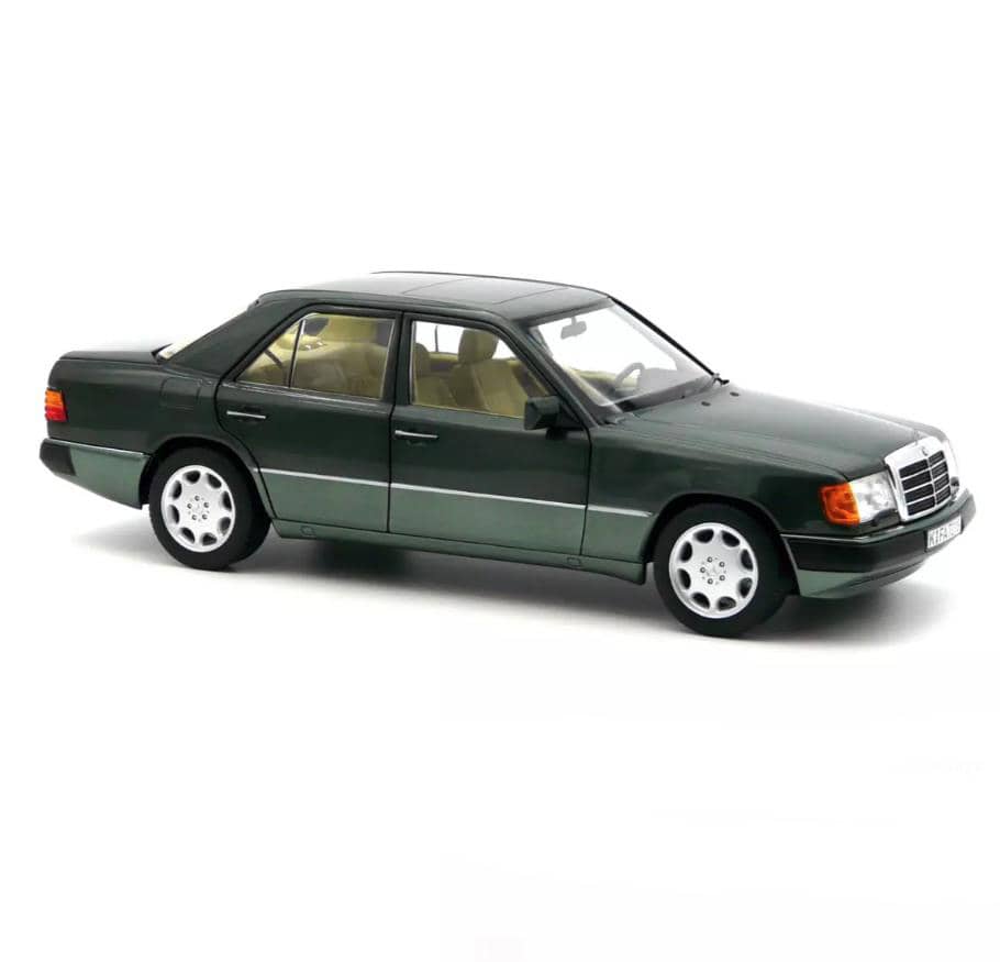 Norev 1/18 1990 Mercedes-Benz 230 E - Night Green Metallic NV183952